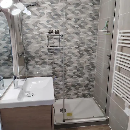 Confort Avec Ascenseur 아파트 *